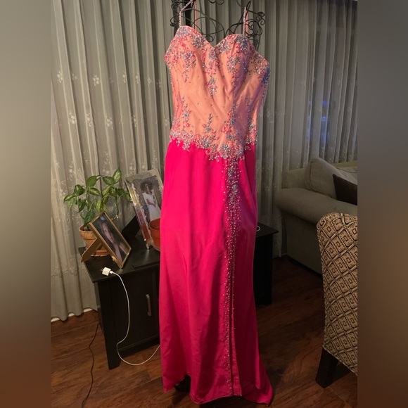 Evening gown / Pageant / Prom - Picture 6 of 7